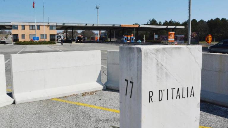 Cepljeni bodo za vstop v Italijo morali na testiranje, za necepljene karantena