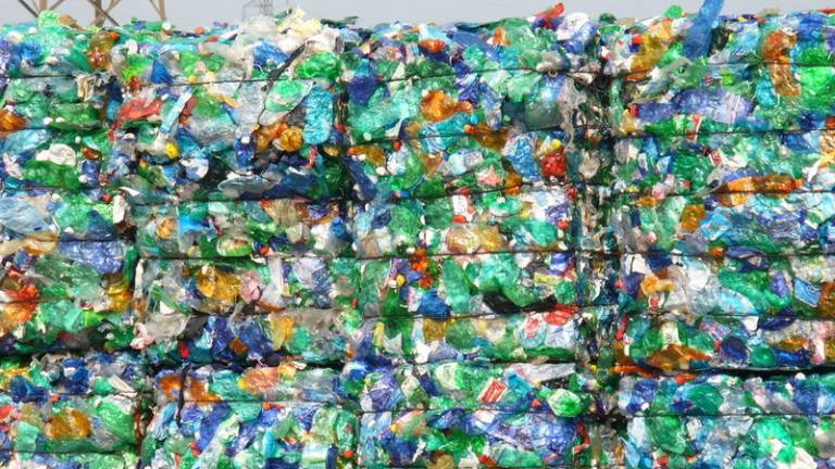 &raquo;Premagajmo osnesnaževanje s plastiko&laquo;