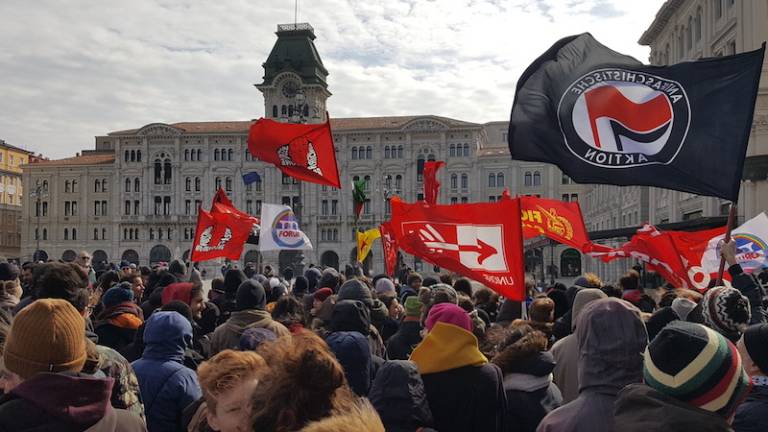 V Trstu ravnokar poteka protifa&scaron;istični sprevod