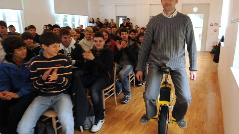 Bi se vozili z &raquo;enokolesom&laquo;?