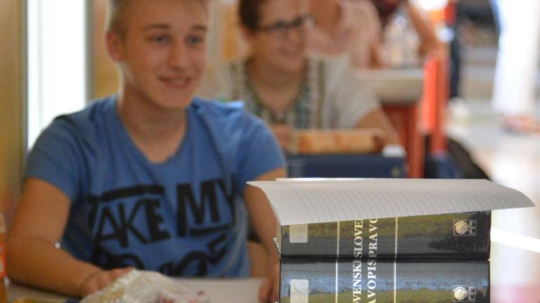 Neuradno: na maturi Gradnik in požig Narodnega doma