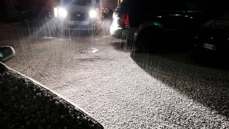 Dopoldne vrtinec, zvečer toča