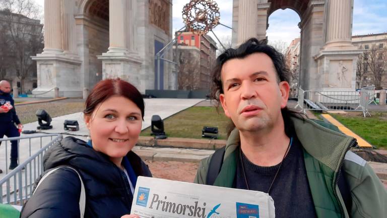 Maja in Fabio Leghissa pred olimpijskim ognjem v Milanu <i>(FL)</i>