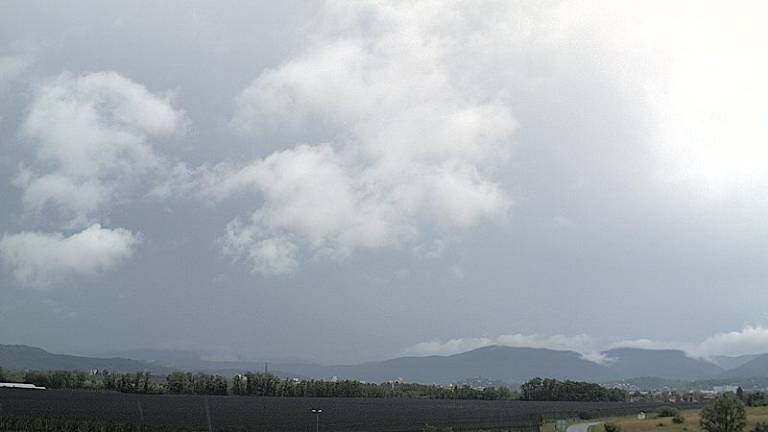 Popoldne možna neurja in razlivanja Vipave