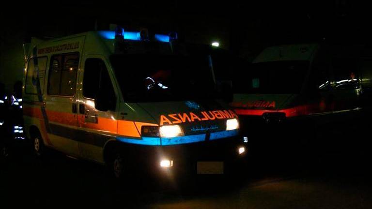 V čelnem trčenju dve osebi huje poškodovani