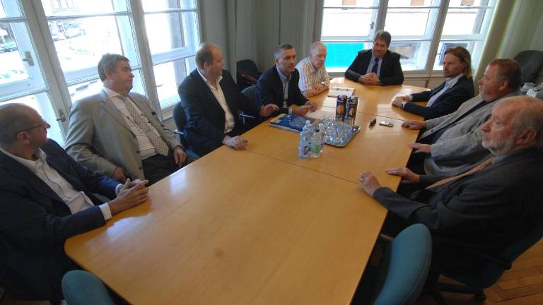 Generalni konzul Rupel srečal člane gospodarskega foruma