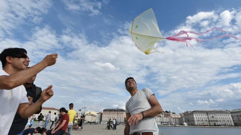 Zmaji nad pomolom za sožitje med narodi