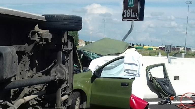 Na avtocesti umrla italijanska vojaka