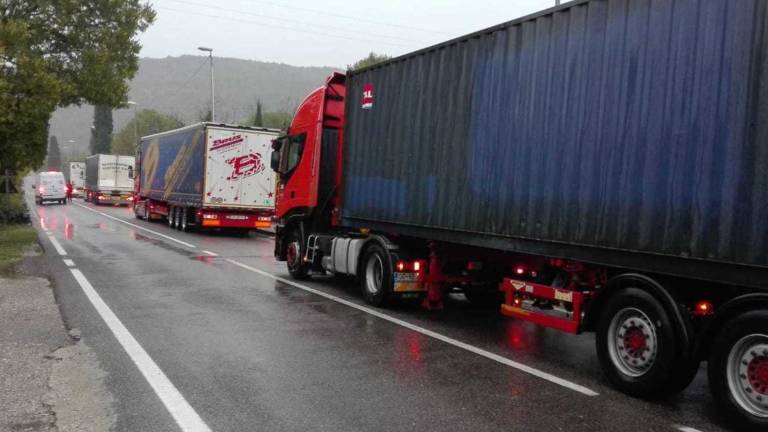 Prometni zastoj med Jamljami in Dolom