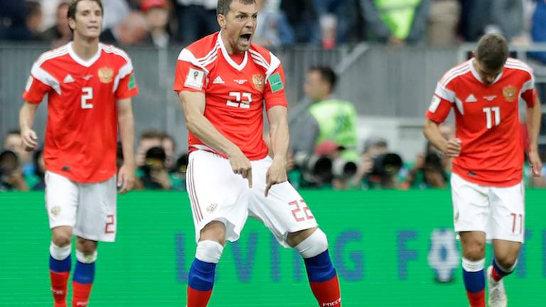 Rusi začeli z gladkim uspehom