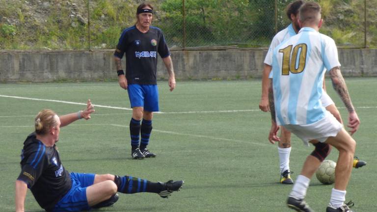 Iron Maiden na nogometni predpremieri pri Domju