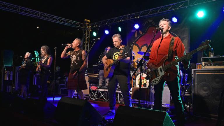 Borbeni in prepričljivi Modena City Ramblersi