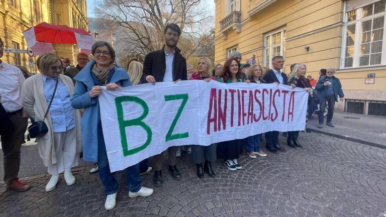 Za remigracijo s CasaPound 500 ljudi, na shodu proti njim pa 3000