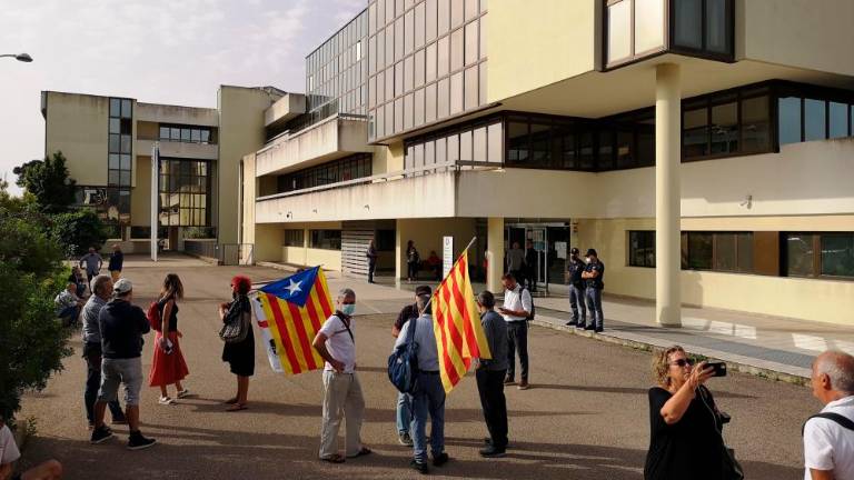 Puidgemont izpuščen iz zapora