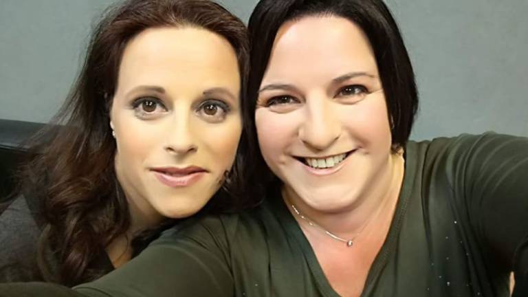 Na&scaron;la je ročico, ki ji je stiskala prst ...