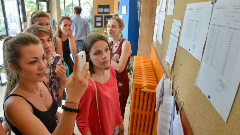 Matura: na Pre&scaron;ernu &scaron;e dve stotici