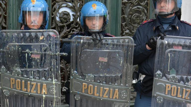 Sobotna sprevoda se ne bosta križala