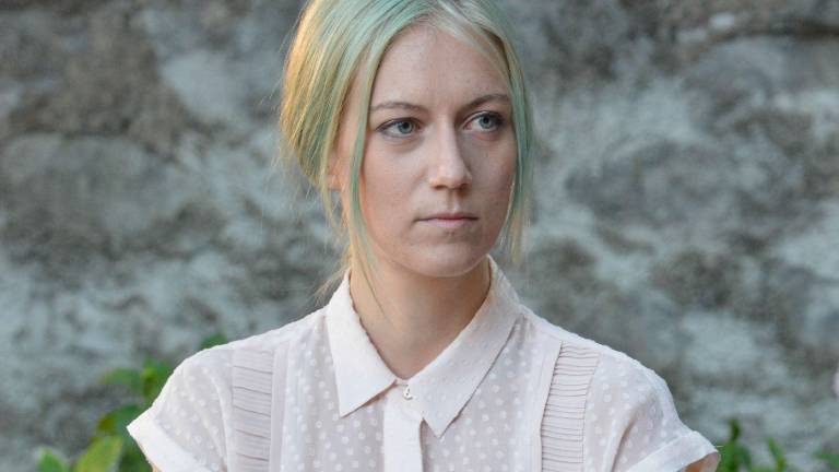 V angle&scaron;ki reviji tudi osmica Verginella in Nika Furlani