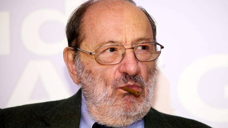 Umrl je Umberto Eco