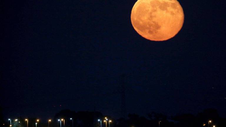Super luna ob vstopu v novo leto