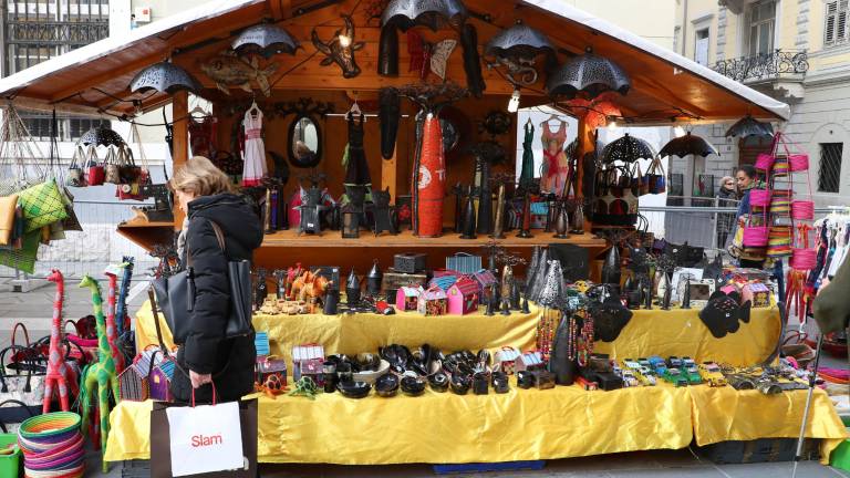 Sejemska &raquo;Befana&laquo; priletela v mesto