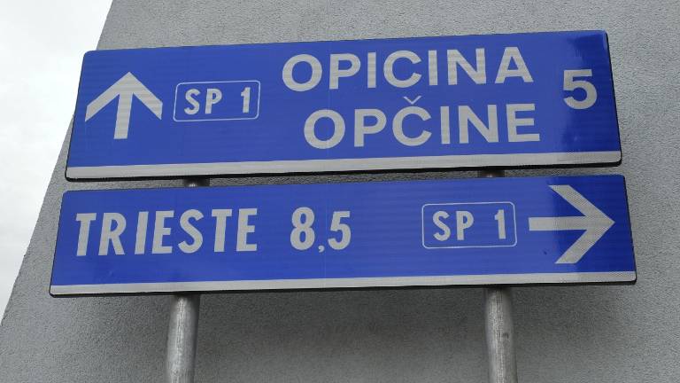 Cosolini, kdaj bo&scaron; postavil dvojezične smerokaze?