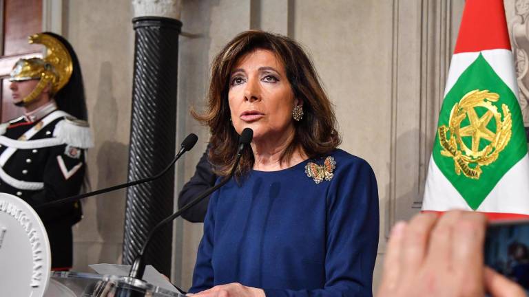 Predsednica vrgla pu&scaron;ko v koruzo