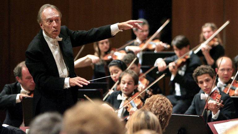Umrl je italijanski dirigent Claudio Abbado