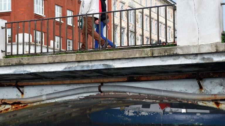 Čoln &raquo;brez krmarja&laquo; ostal ukle&scaron;čen