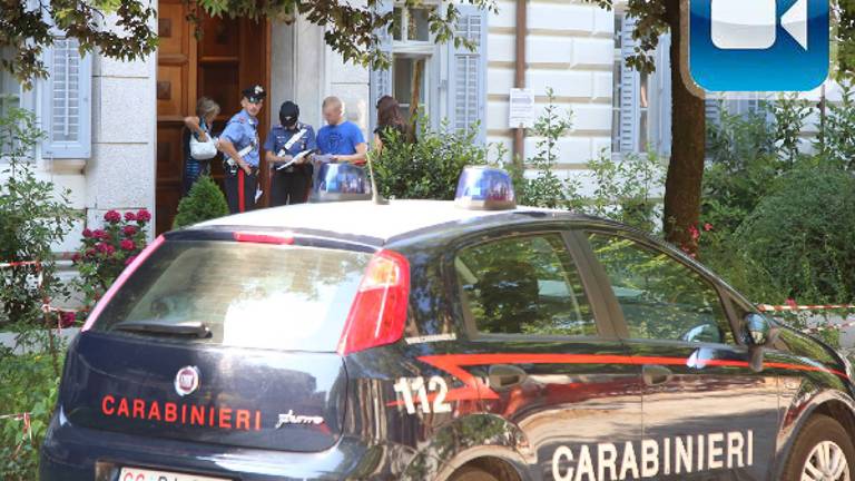 Suspendirali &scaron;est deželnih uslužbencev