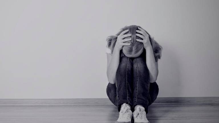 Mladi v stiski po pomoč na splet