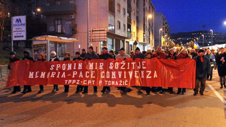 Z baklami v rokah, s pesmijo v grlih in srcih