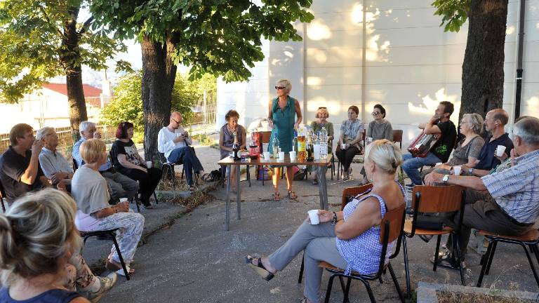 Slovo od Edoarda Kanziana pod &scaron;kedenjskimi kostanji