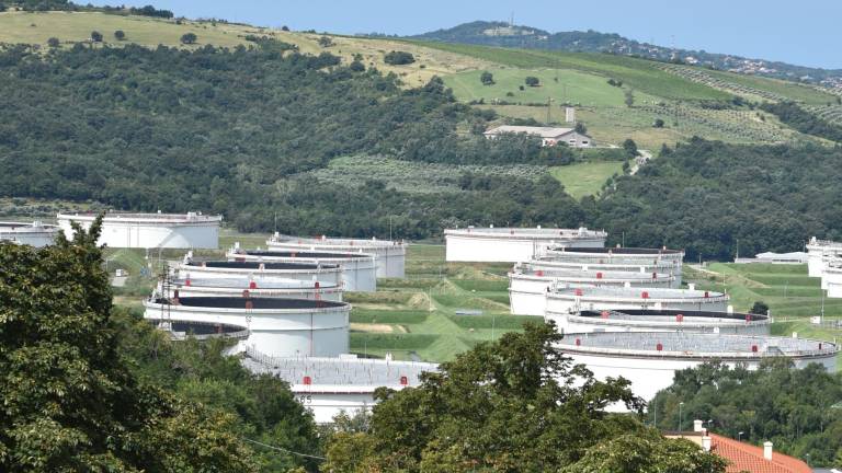 Za smrad kriva nafta z območja Kavkaza