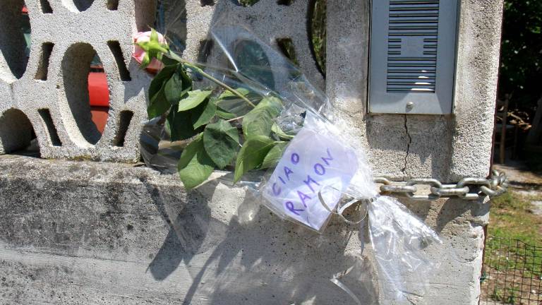 Na delcih kosti bodo opravili DNK analizo