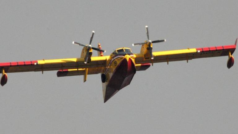 Canadair gasi požar pri Palki&scaron;ču