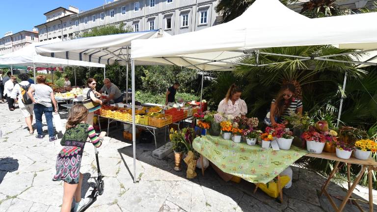 Tržnica odslej s podalj&scaron;anim delovnim časom