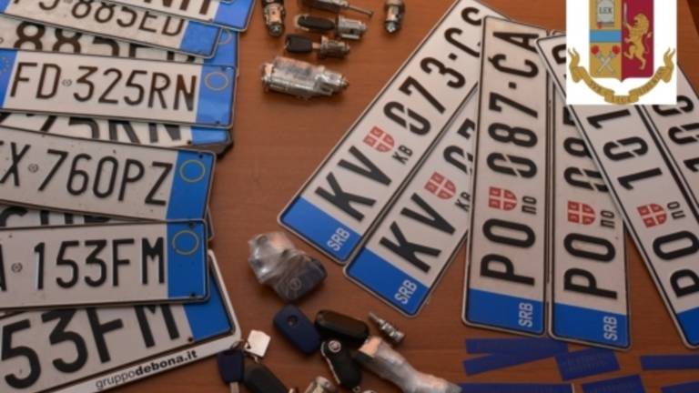 V garaži je spreminjal ukradena vozila