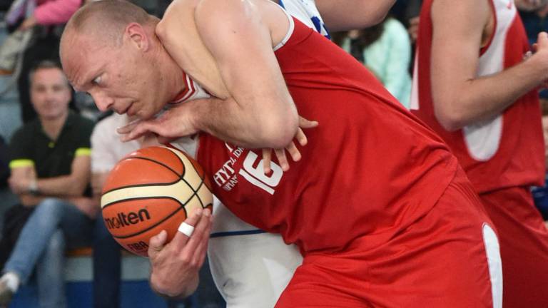 Tomaž Strle odslej za Bor Radenska