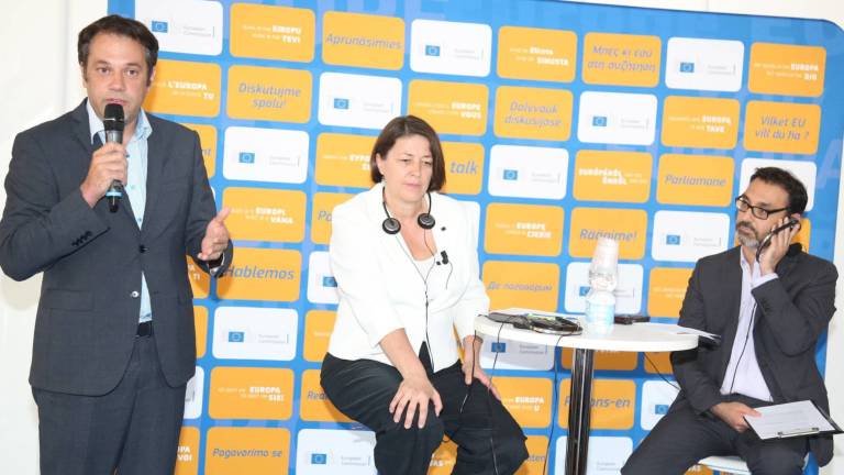 &raquo;Brez vlakov, sramota za EU, Italijo in Slovenijo&laquo;