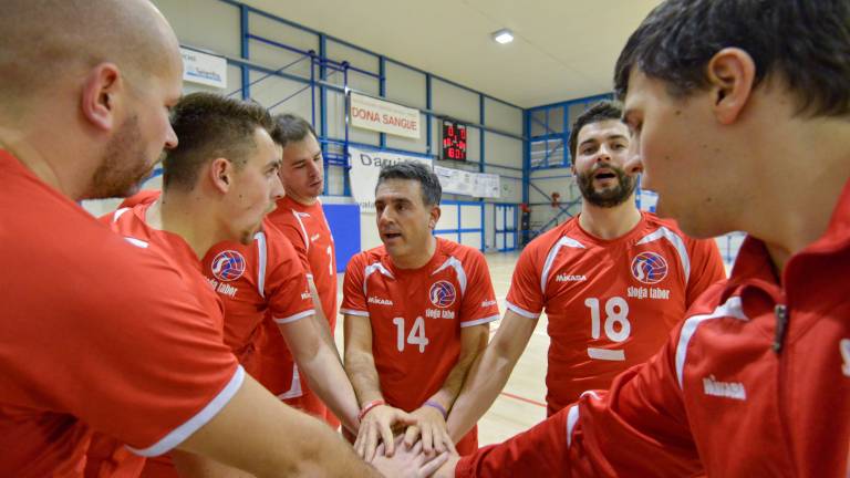 Odbojkarska sobota: Mavrica izpadla, Val ne bo napredoval