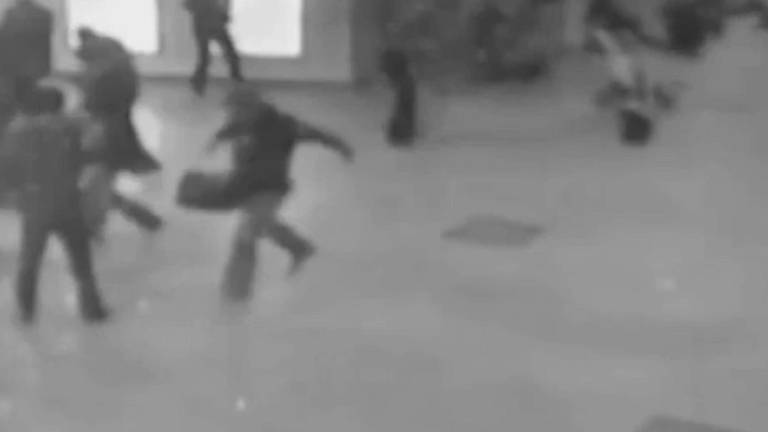 V eksplozijah v Bruslju 34 mrtvih in na desetine ranjenih