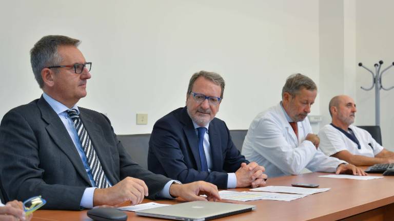 Več operacij in kraj&scaron;e čakalne dobe
