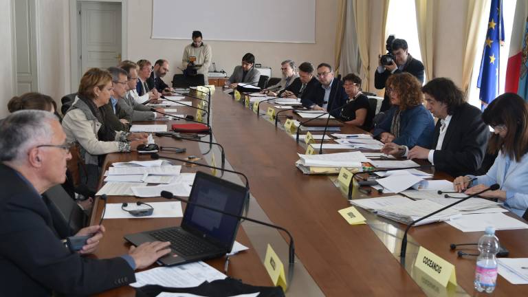 V novem uradu za sloven&scaron;čino trije prevajalci, pravnik in računalničar
