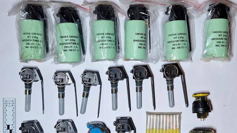 Slovenska policija nezakonito orožje prevzela v 387 primerih (foto)