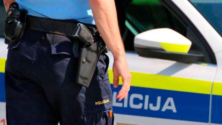 V ljubljanskih Fužinah naj bi pod streli padel moški