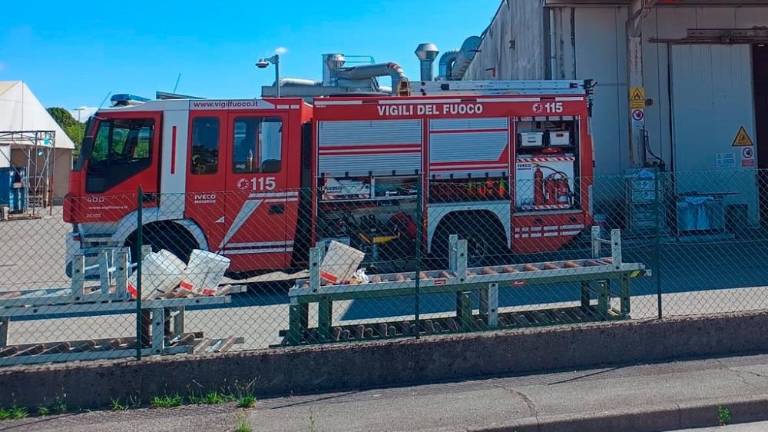 V Krminu požar v tovarni pohištva