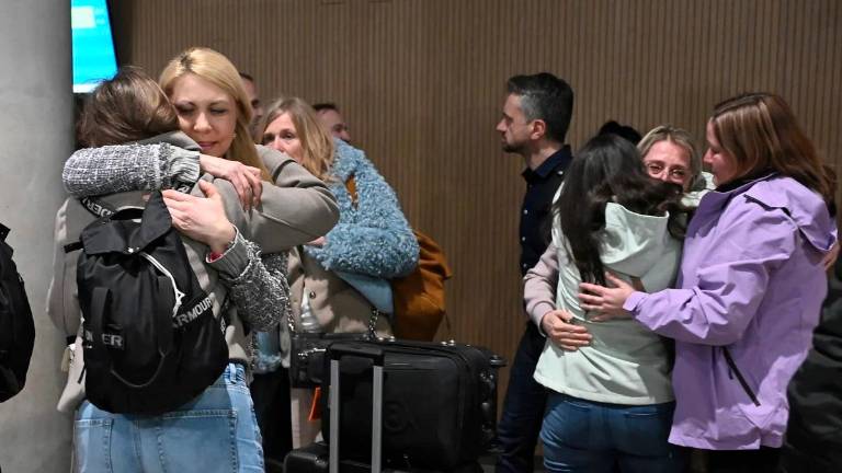 Na brniškem letališču danes pristala tri letala s Slovenci iz Dubaja in Maskata