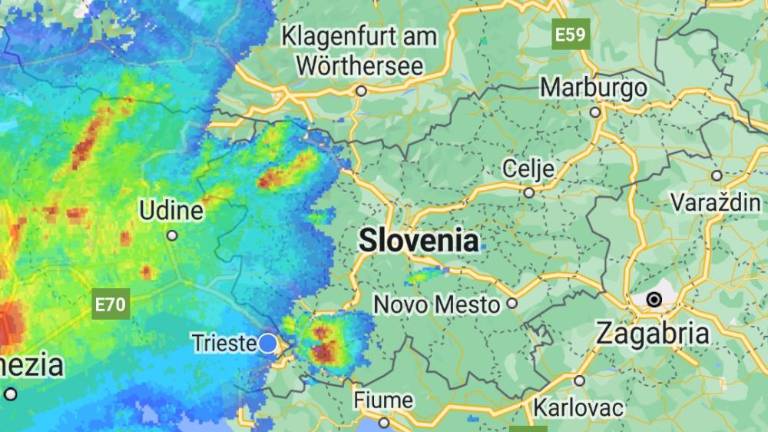 V zahodni in osrednji Sloveniji danes rdeče opozorilo
