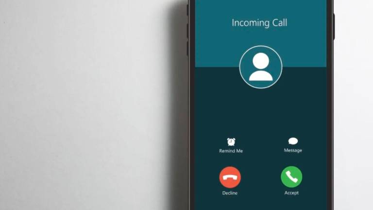 Dvakrat poklicala na neznano številko in ostala brez 420 evrov